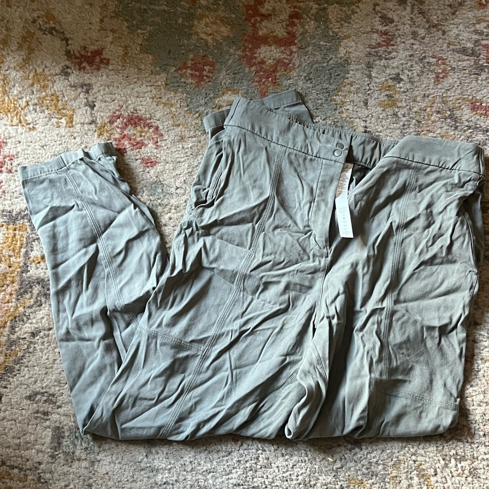 Lulu Tapered Pants